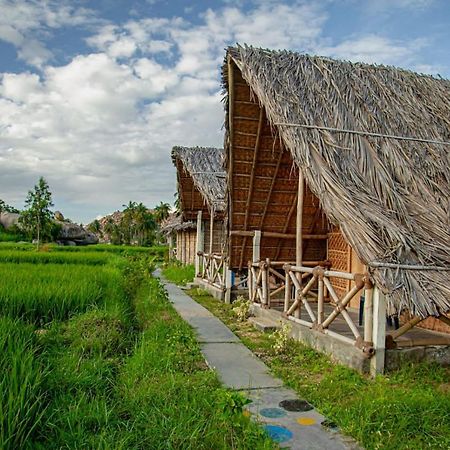 Om Home Hampi Luaran gambar