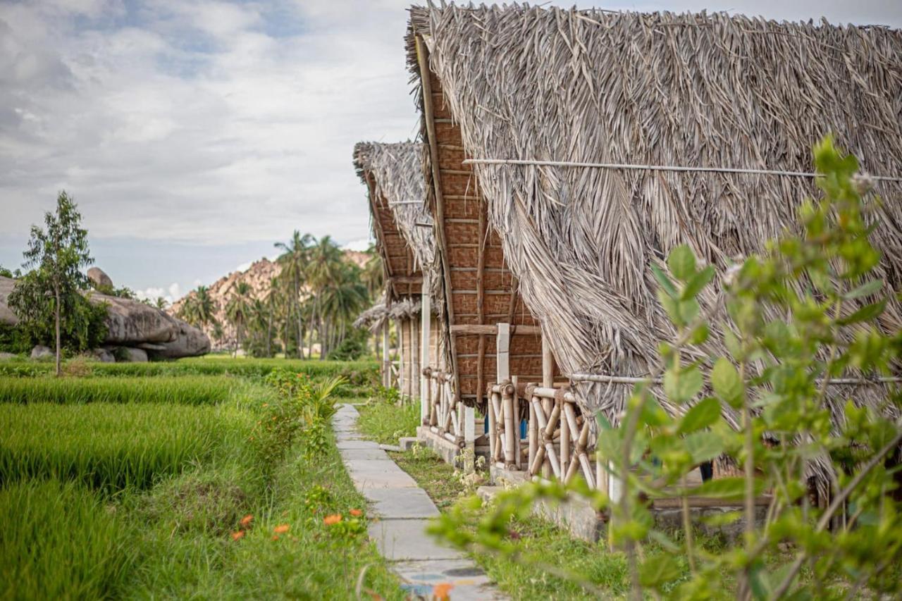 Om Home Hampi Luaran gambar